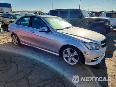 Czwarte zdjęcie samochodu z boku: 2010 MERCEDES-BENZ C 300 VIN:WDDGF5EB8AR095771 - miniatura