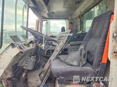 Zdjęcie 7 z 12 samochodu: 2010 MACK MRU600 REFUSE TRUCK VIN:1M2AV02C3AM005129 - miniatura