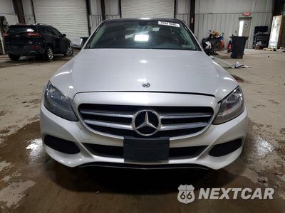 Piąte zdjęcie samochodu w środku: 2017 MERCEDES-BENZ C 300 4MATIC VIN:55SWF4KB5HU233883 - miniatura