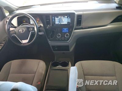 Zdjęcie 8 z 13 samochodu: 2015 TOYOTA SIENNA LE VIN:5TDKK3DC7FS653293 - miniatura