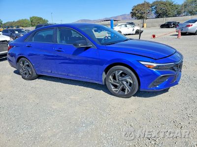 Czwarte zdjęcie samochodu z boku: 2025 HYUNDAI ELANTRA HYBRID SEL SPORT VIN:KMHLM4DJ0SU151116 - miniatura