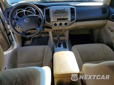 Zdjęcie 8 z 12 samochodu: 2011 TOYOTA TACOMA V6 VIN:3TMLU4ENXBM068321 - miniatura
