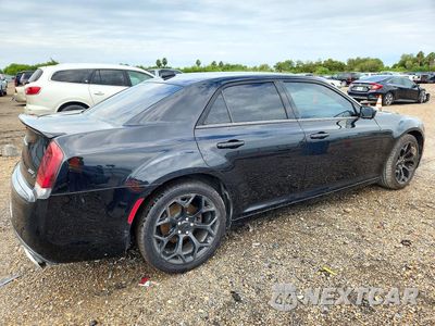Trzecie zdjęcie samochodu z tyłu: 2019 CHRYSLER 300 S VIN:2C3CCABG2KH686100 - miniatura