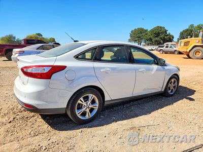 Trzecie zdjęcie samochodu z tyłu: 2013 FORD FOCUS SE VIN:1FADP3F23DL267215 - miniatura