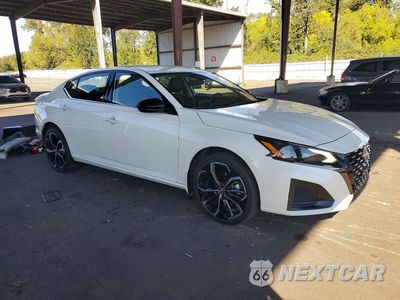 Czwarte zdjęcie samochodu z boku: 2023 NISSAN ALTIMA SR VIN:1N4BL4CW4PN406776 - miniatura