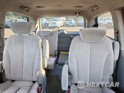 Zdjęcie 10 z 13 samochodu: 2007 KIA SEDONA BASE VIN:KNDMB233976172354 - miniatura