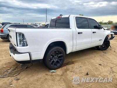 Trzecie zdjęcie samochodu z tyłu: 2026 RAM 1500 LARAMIE VIN:3C6SRFJP0T4185558 - miniatura