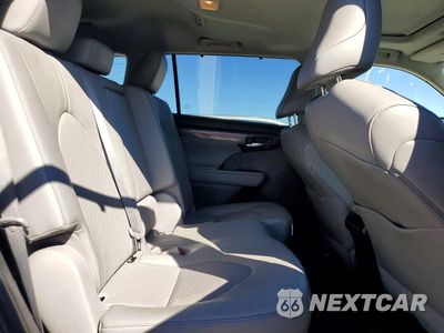 Zdjęcie 11 z 13 samochodu: 2022 TOYOTA HIGHLANDER LIMITED VIN:5TDDZRBH4NS248710 - miniatura