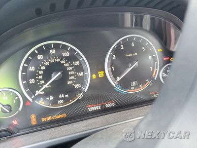 Zdjęcie 9 z 12 samochodu: 2015 BMW X5 XDRIVE50I VIN:5UXKR6C58F0J76214 - miniatura