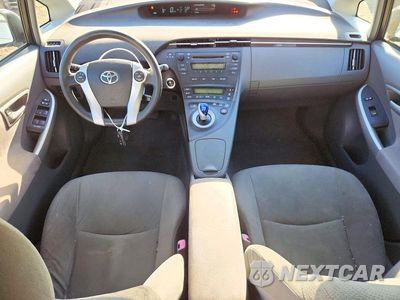 Zdjęcie 8 z 12 samochodu: 2011 TOYOTA PRIUS TWO VIN:JTDKN3DU8B0275045 - miniatura