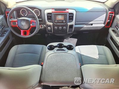 Zdjęcie 8 z 12 samochodu: 2019 RAM 1500 CLASSIC SLT VIN:1C6RR6TT7KS694545 - miniatura