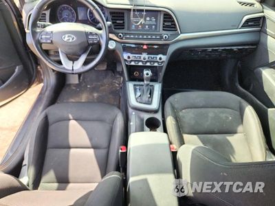Zdjęcie 8 z 12 samochodu: 2019 HYUNDAI ELANTRA VALUE EDITION VIN:5NPD84LF5KH414219 - miniatura