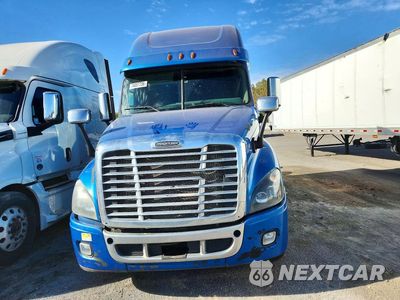 Piąte zdjęcie samochodu w środku: 2016 FREIGHTLINER CASCADIA 125 SEMI TRUCK VIN:3AKJGLD53GSGV1624 - miniatura
