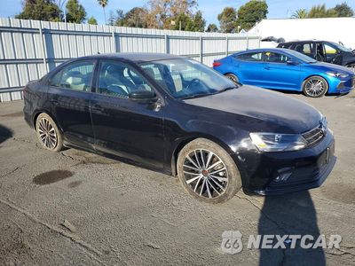 Czwarte zdjęcie samochodu z boku: 2016 VOLKSWAGEN JETTA SPORT VIN:3VWD17AJ6GM336108 - miniatura