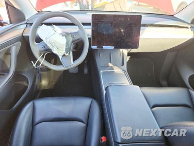 Zdjęcie 8 z 12 samochodu: 2025 TESLA MODEL Y VIN:7SAYGDED5SF216483 - miniatura