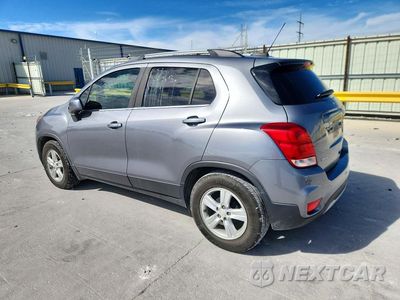 Drugie zdjęcie samochodu z przodu: 2020 CHEVROLET TRAX 1LT VIN:3GNCJLSB0LL232302 - miniatura
