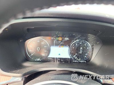 Zdjęcie 9 z 13 samochodu: 2021 VOLVO V60 CROSS COUNTRY T5 MOMENTUM VIN:YV4102WK6M1074688 - miniatura