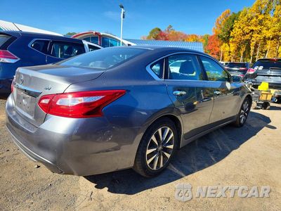 Trzecie zdjęcie samochodu z tyłu: 2017 NISSAN ALTIMA 2.5 SV VIN:1N4AL3AP8HC247968 - miniatura