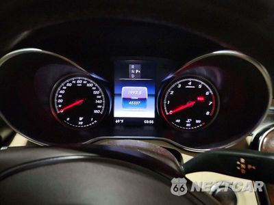 Zdjęcie 9 z 12 samochodu: 2017 MERCEDES-BENZ C 300 4MATIC VIN:55SWF4KB8HU193797 - miniatura