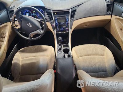 Zdjęcie 8 z 13 samochodu: 2012 HYUNDAI SONATA GLS VIN:5NPEB4AC6CH325615 - miniatura