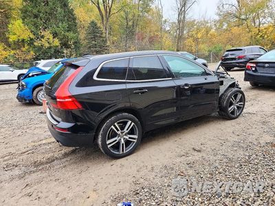 Trzecie zdjęcie samochodu z tyłu: 2020 VOLVO XC60 T6 MOMENTUM VIN:YV4A22RK2L1499426 - miniatura