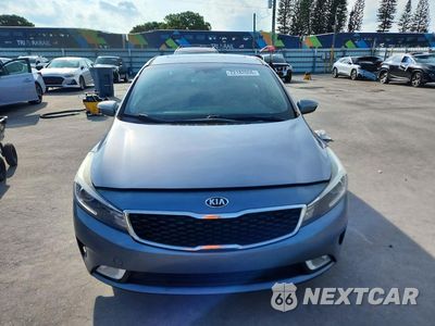 Piąte zdjęcie samochodu w środku: 2018 KIA FORTE S VIN:3KPFL4A76JE200409 - miniatura