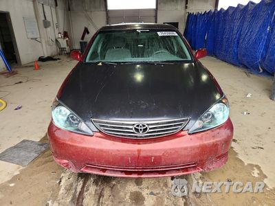 Piąte zdjęcie samochodu w środku: 2005 TOYOTA CAMRY LE VIN:4T1BE30K85U005438 - miniatura