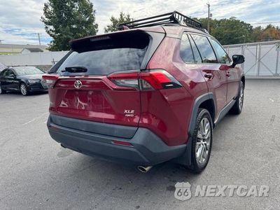 Trzecie zdjęcie samochodu z tyłu: 2019 TOYOTA RAV4 XLE PREMIUM VIN:2T3A1RFV8KC047673 - miniatura