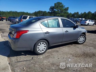Trzecie zdjęcie samochodu z tyłu: 2016 NISSAN VERSA 1.6 S VIN:3N1CN7AP4GL825316 - miniatura
