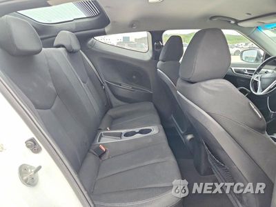 Zdjęcie 10 z 12 samochodu: 2013 HYUNDAI VELOSTER RE MIX VIN:KMHTC6AD2DU141008 - miniatura