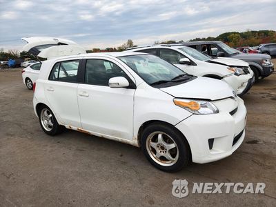 Czwarte zdjęcie samochodu z boku: 2008 SCION XD BASE VIN:JTKKU10418J014185 - miniatura