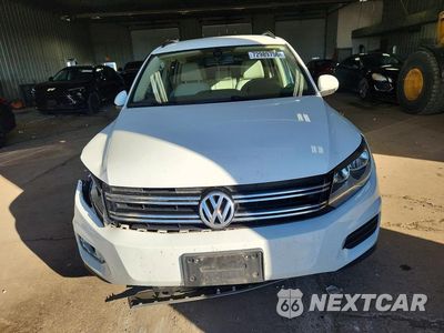 Piąte zdjęcie samochodu w środku: 2017 VOLKSWAGEN TIGUAN S VIN:WVGBV7AX9HW512973 - miniatura