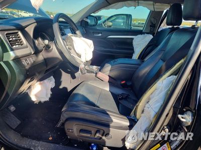 Zdjęcie 7 z 13 samochodu: 2019 TOYOTA HIGHLANDER XLE VIN:5TDKZRFH9KS314293 - miniatura