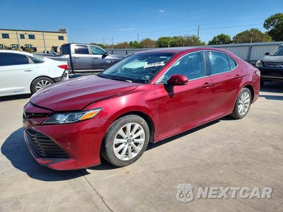 2020 TOYOTA CAMRY LE 4T1C11AK0LU939593 - główne zdjęcie licytacji z USA - miniatura