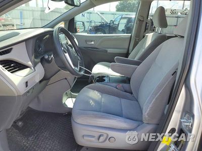 Zdjęcie 7 z 13 samochodu: 2018 TOYOTA SIENNA LE VIN:5TDKZ3DC1JS937636 - miniatura