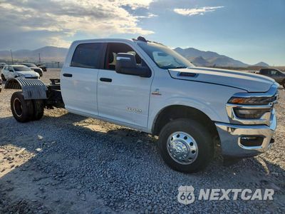 Czwarte zdjęcie samochodu z boku: 2025 RAM 3500 VIN:3C7WRTCL1SG586409 - miniatura