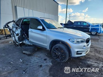 Czwarte zdjęcie samochodu z boku: 2018 BMW X5 SDRIVE35I VIN:5UXKR2C5XJ0Z16668 - miniatura