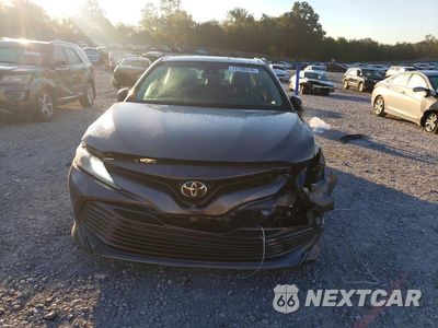 Piąte zdjęcie samochodu w środku: 2018 TOYOTA CAMRY XLE V6 VIN:4T1BZ1HK1JU500796 - miniatura