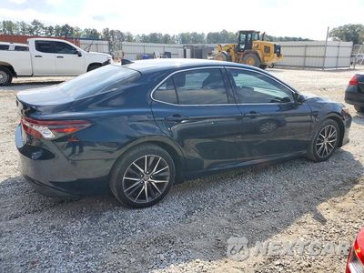 Trzecie zdjęcie samochodu z tyłu: 2021 TOYOTA CAMRY XLE VIN:4T1F11AKXMU455803 - miniatura