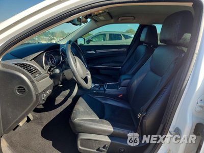Zdjęcie 7 z 13 samochodu: 2019 CHRYSLER 300 TOURING VIN:2C3CCAAG2KH760875 - miniatura