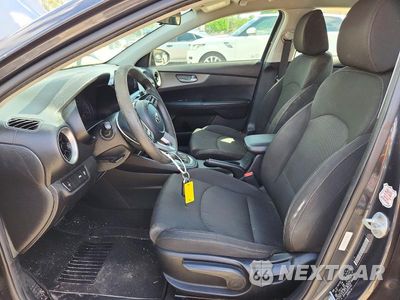 Zdjęcie 7 z 12 samochodu: 2019 KIA FORTE LXS VIN:3KPF24AD3KE041455 - miniatura