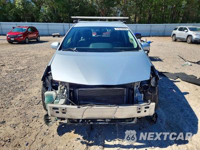 Piąte zdjęcie samochodu w środku: 2013 TOYOTA PRIUS V TWO VIN:JTDZN3EU9D3252131 - miniatura