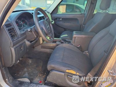 Zdjęcie 7 z 12 samochodu: 2012 JEEP LIBERTY SPORT VIN:1C4PJLAK8CW133913 - miniatura
