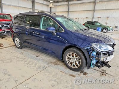 Czwarte zdjęcie samochodu z boku: 2017 CHRYSLER PACIFICA TOURING L VIN:2C4RC1BG8HR753534 - miniatura