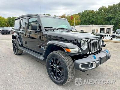 Czwarte zdjęcie samochodu z boku: 2023 JEEP WRANGLER SAHARA 4XE VIN:1C4JJXP6XPW596973 - miniatura