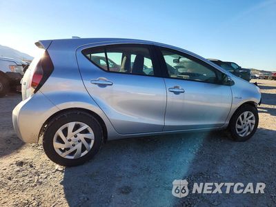 Trzecie zdjęcie samochodu z tyłu: 2015 TOYOTA PRIUS C ONE VIN:JTDKDTB34F1113183 - miniatura