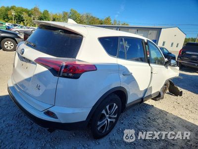 Trzecie zdjęcie samochodu z tyłu: 2017 TOYOTA RAV4 LE VIN:JTMBFREV7HJ171429 - miniatura