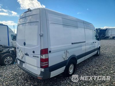 Trzecie zdjęcie samochodu z tyłu: 2012 MERCEDES-BENZ SPRINTER 2500 DELIVERY VAN VIN:WD3PE8CB0C5704129 - miniatura