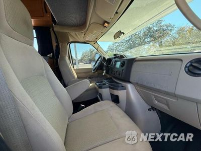 Piąte zdjęcie samochodu w środku: 2014 THOR MOTOR COACH Majestic 23A VIN:1FDWE3FL4DDA32023 - miniatura