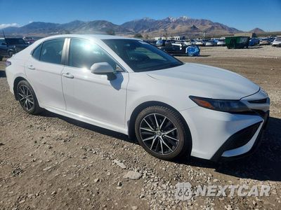 Czwarte zdjęcie samochodu z boku: 2021 TOYOTA CAMRY SE VIN:4T1G11AK4MU537322 - miniatura